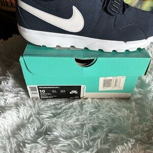 Size 10 - Nike Trainerendor Leather SB Obsidian